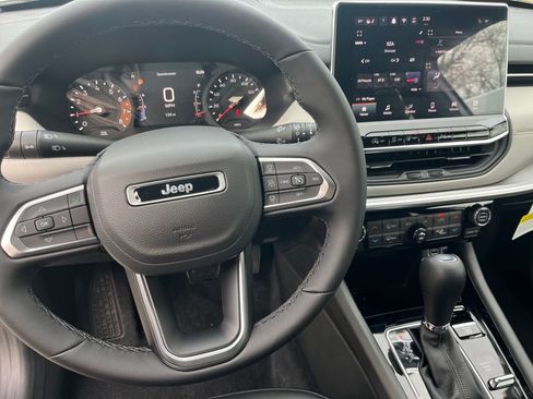New 2025 Jeep Compass Limited image 16