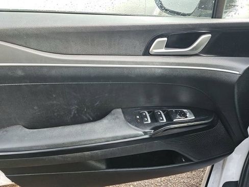 Used 2023 Kia K5 GT-Line image 13