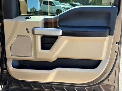 Used 2016 Ford F150 Lariat w/ Equipment Group 502A Luxury image 13