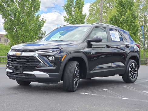 Used 2025 Chevrolet TrailBlazer LT AWD/4WD image 18