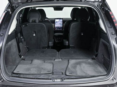 Certified 2025 Volvo EX90 Plus AWD/4WD image 32