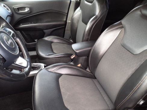 Used 2018 Jeep Compass Latitude w/ Popular Equipment Group AWD/4WD image 10