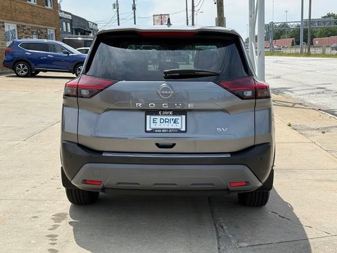 Used 2023 Nissan Rogue SV FWD image 8