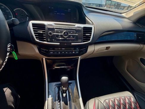 Used 2016 Honda Accord LX image 16