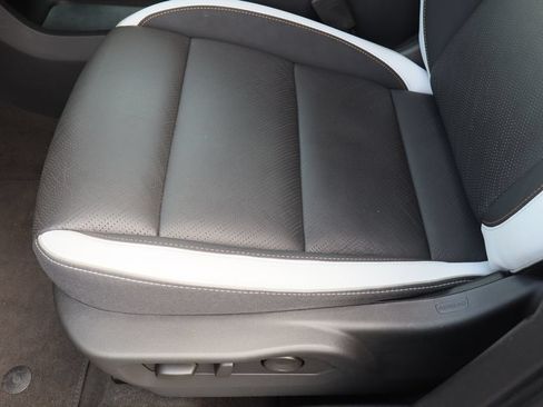 Certified 2025 Buick Envision Sport Touring AWD/4WD image 21