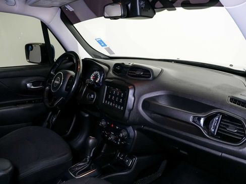 Used 2020 Jeep Renegade Altitude FWD image 18