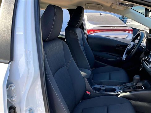 Used 2025 Toyota Corolla LE image 9