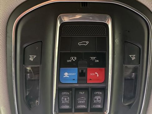 Used 2021 Jeep Grand Cherokee L Limited w/ Luxury Tech Group II AWD/4WD image 31