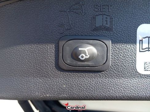 Used 2019 Ford Escape Titanium image 11