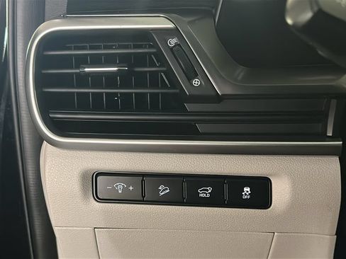 Used 2025 Kia Telluride S FWD image 21