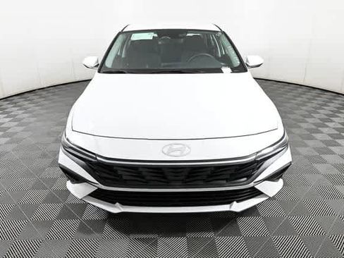 New 2026 Hyundai Elantra SE image 6