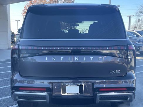 Certified 2025 INFINITI QX80 Pure image 3