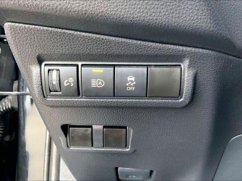 Certified 2026 Toyota Corolla Cross LE FWD image 33