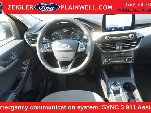 Used 2022 Ford Escape SE w/ Cold Weather Package image 12