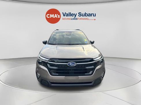 Used 2025 Subaru Forester Touring AWD/4WD image 8