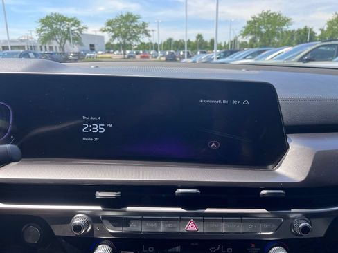 Certified 2025 Kia Telluride S FWD image 14