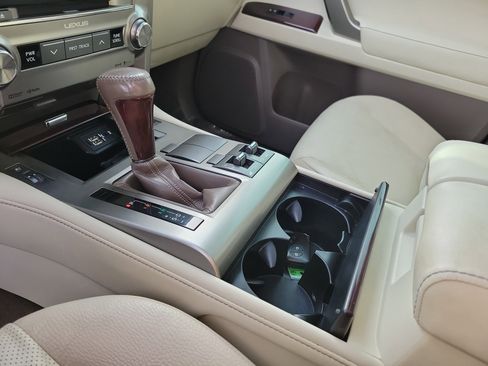 Used 2015 Lexus GX 460 image 29