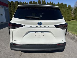 Used 2025 Toyota Sienna XLE video 4