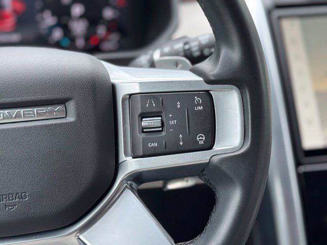 Used 2024 Land Rover Discovery Dynamic SE AWD/4WD image 24