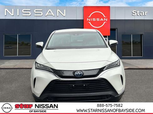 Used 2021 Toyota Venza LE AWD/4WD image 2