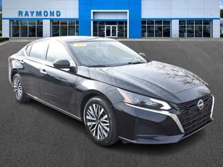 Used 2023 Nissan Altima 2.5 SV video 1