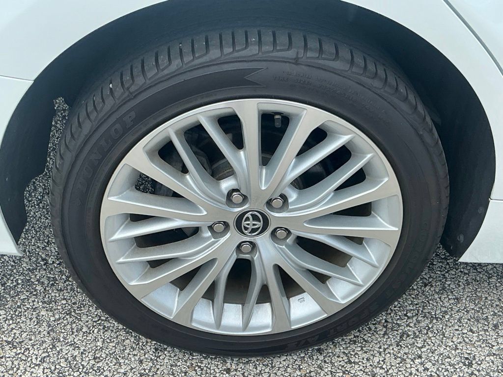 Used 2020 Toyota Camry XLE FWD image 23