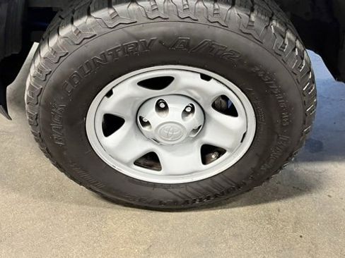 Used 2020 Toyota Tacoma SR image 23