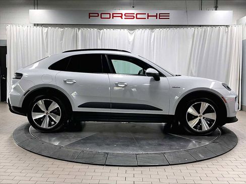 Used 2025 Porsche Macan Electric image 10