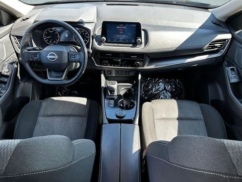 Used 2025 Nissan Rogue SV AWD/4WD image 27