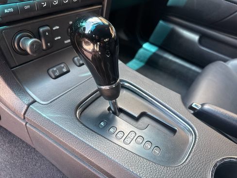 Used 2004 Ford Thunderbird Deluxe image 18