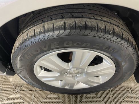 Used 2005 Subaru Outback 2.5i image 22