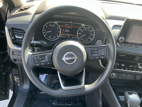 Used 2022 Nissan Rogue SV AWD/4WD image 14