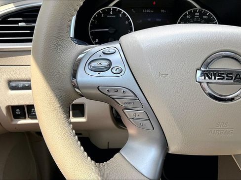Used 2016 Nissan Murano Platinum w/ Platinum Technology Package AWD/4WD image 12
