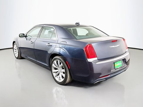 Used 2018 Chrysler 300 Limited RWD image 7