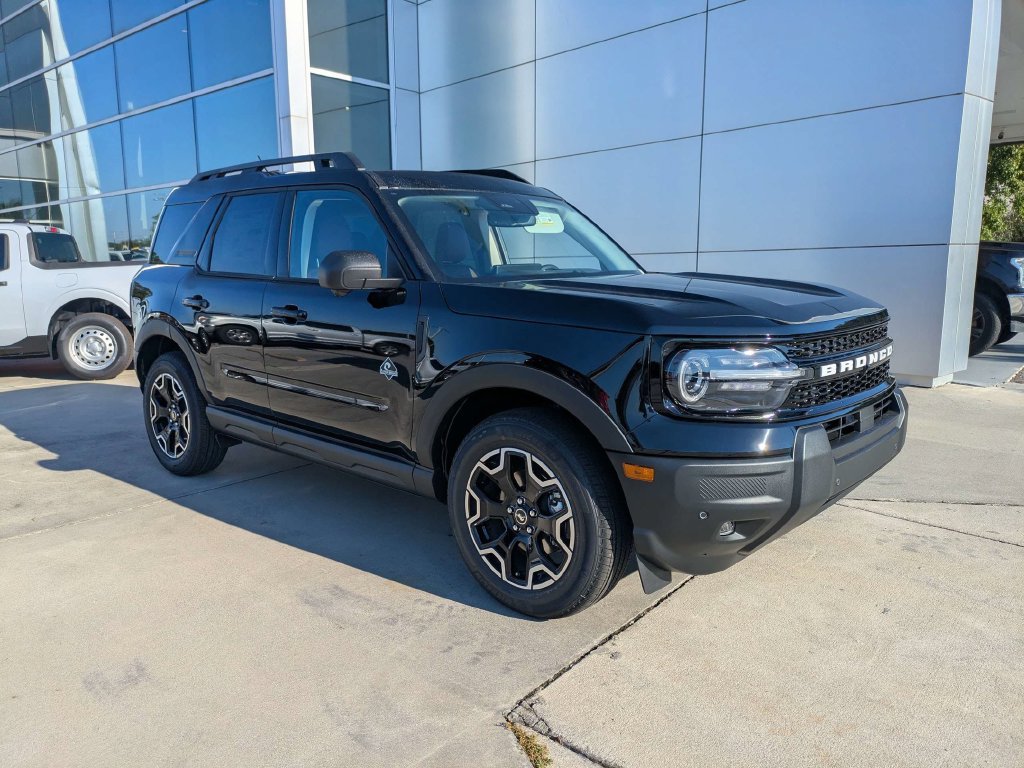 New 2026 Ford Bronco Sport Outer Banks w/ Outer Banks Tech Package+ AWD/4WD image 2