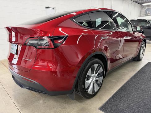Used 2024 Tesla Model Y Long Range image 4