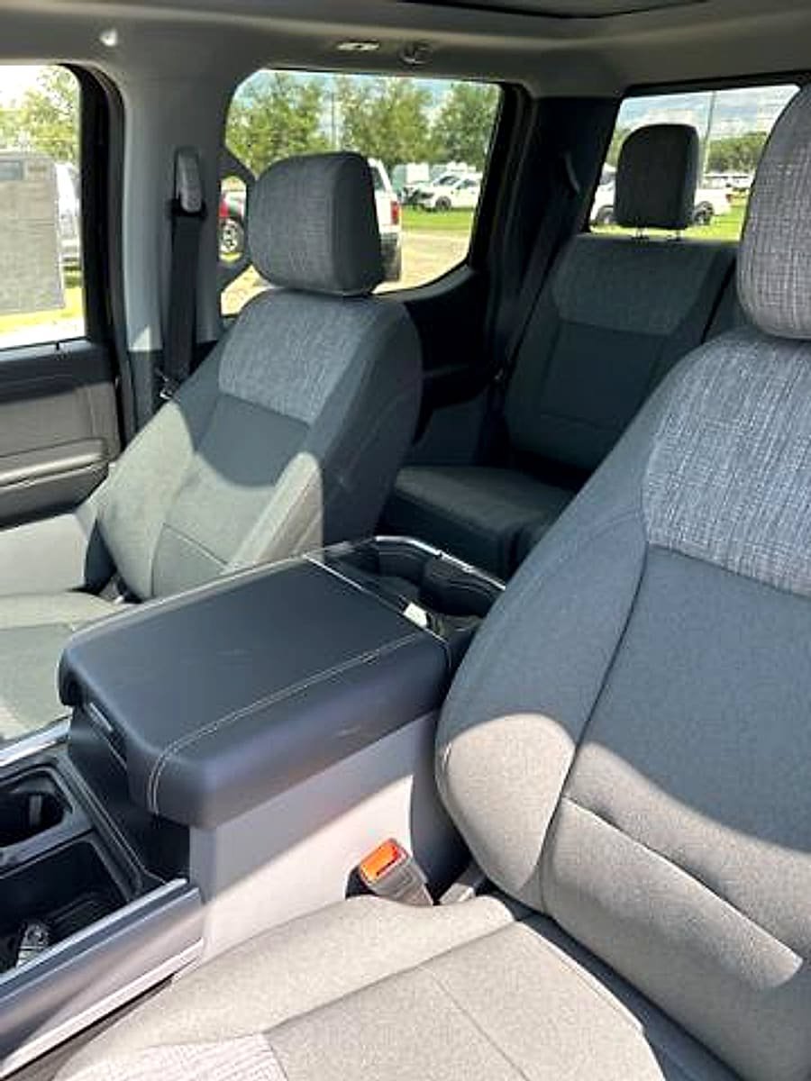 New 2025 Ford F250 XLT w/ Black Appearance Package AWD/4WD image 18