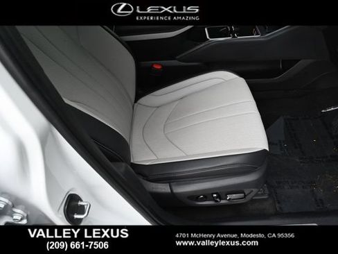 Used 2025 Lexus TX 500h AWD w/ Technology Package image 19