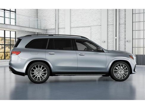 New 2025 Mercedes-Benz GLS 580 4MATIC image 17