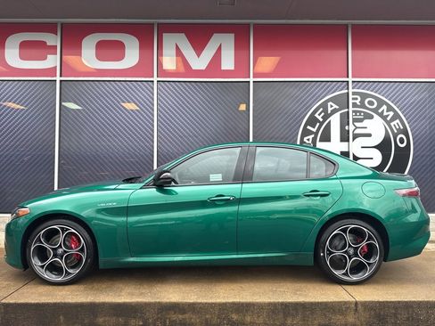 New 2026 Alfa Romeo Giulia AWD image 9
