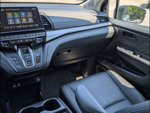 Certified 2025 Honda Odyssey EX-L image 9