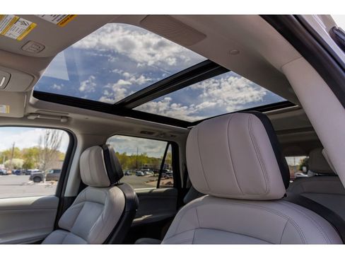 Used 2025 Lincoln Navigator L Reserve AWD/4WD image 19
