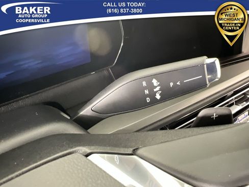 Certified 2025 Chevrolet Traverse LT w/ Sun and Wheel Package image 17