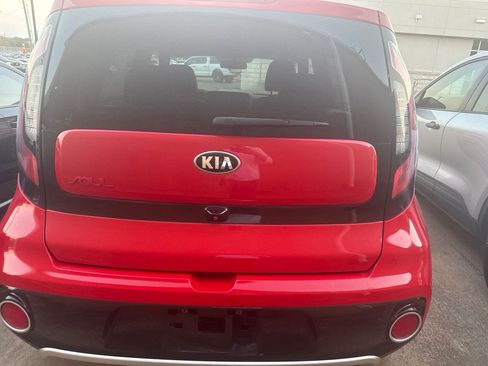 Used 2018 Kia Soul ! FWD image 5