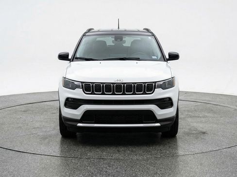 Used 2025 Jeep Compass Limited image 2