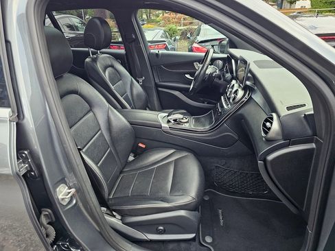 Used 2018 Mercedes-Benz GLC 300 4MATIC image 29