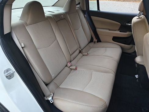 Used 2014 Chrysler 200 Touring image 9