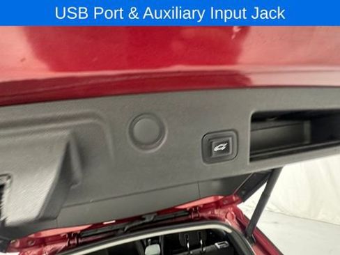 Used 2018 Chevrolet Equinox LT image 16