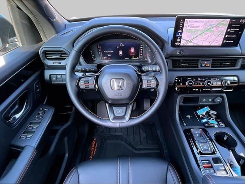 Used 2026 Honda Pilot TrailSport image 6