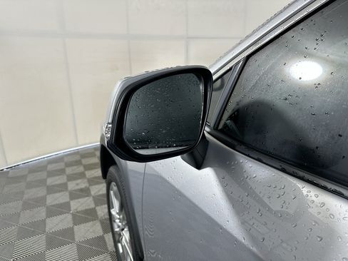 Used 2022 Toyota RAV4 XLE Premium AWD/4WD image 10